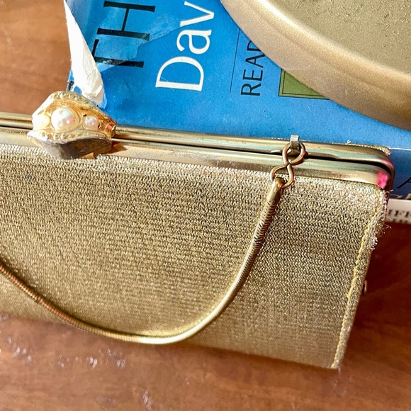 SOLD Vintage 1950s Lamè Fabric Clutch Bag Gold Tone Frame + Faux Pearl Shell - Picture 6 of 14